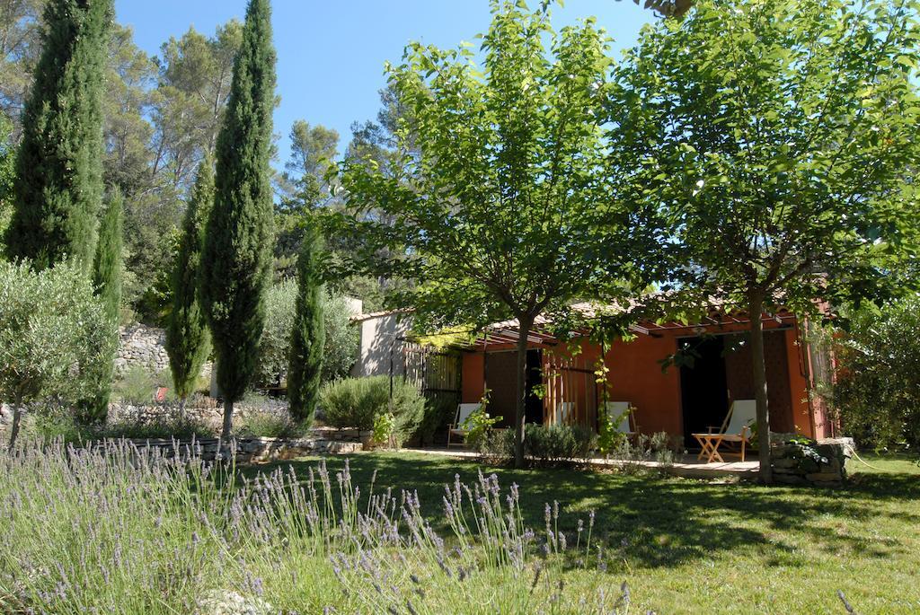 Les Pierres Sauvages Bed & Breakfast Besse-sur-Issole Ngoại thất bức ảnh