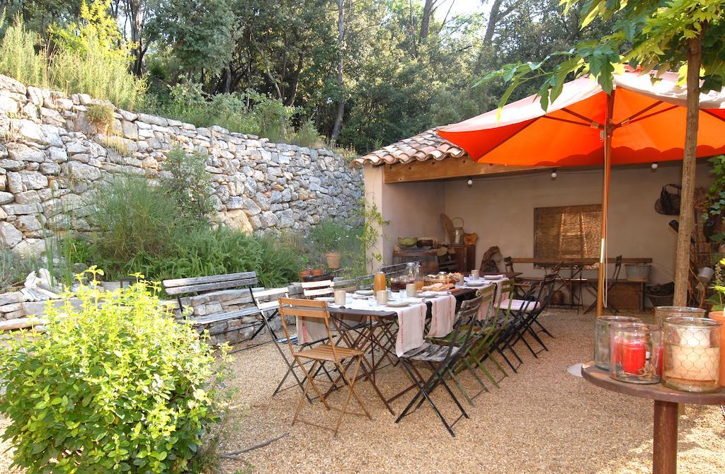 Les Pierres Sauvages Bed & Breakfast Besse-sur-Issole Ngoại thất bức ảnh