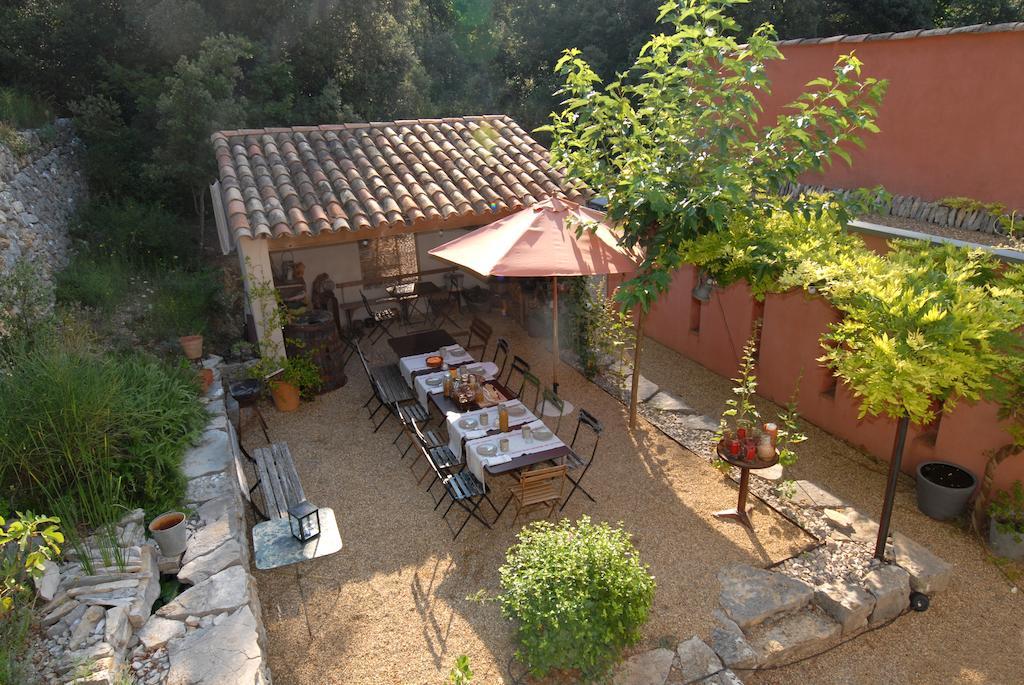 Les Pierres Sauvages Bed & Breakfast Besse-sur-Issole Ngoại thất bức ảnh