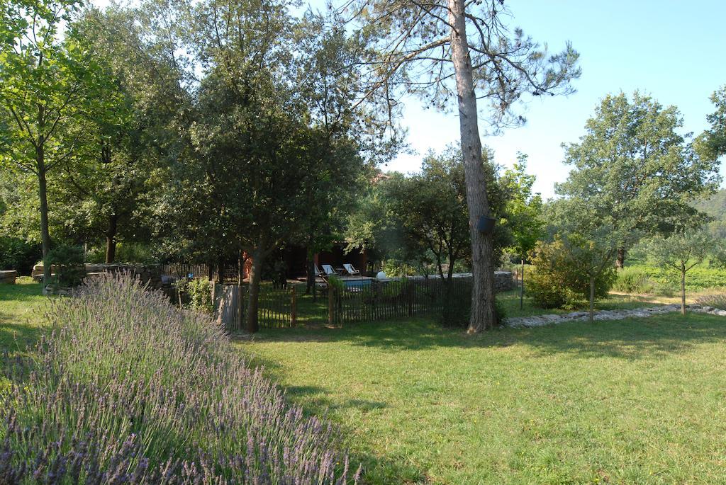 Les Pierres Sauvages Bed & Breakfast Besse-sur-Issole Ngoại thất bức ảnh
