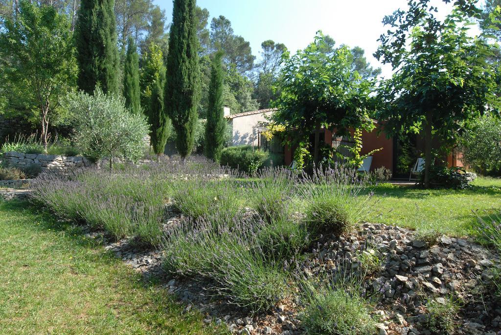 Les Pierres Sauvages Bed & Breakfast Besse-sur-Issole Ngoại thất bức ảnh